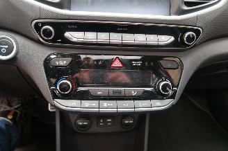 Hyundai Ioniq Premium EV picture 40