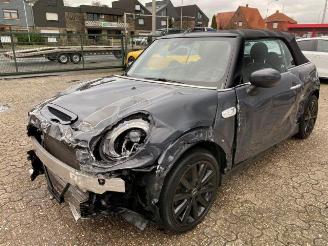 Damaged car Mini Cooper S Cabrio*HEAD-UP - NAVI - LED - KAMERA* 2020/2