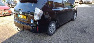 uszkodzony samochody osobowe Toyota Prius Plus 1.8 hybrid  7 persoons  navi 2012/8