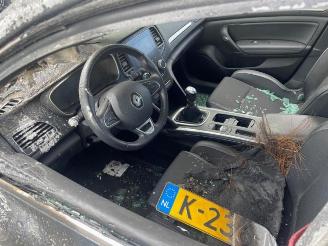 damaged passenger cars Renault Mégane Megane IV Estate (RFBK), Combi 5-drs, 2016 1.3 TCE 160 16V 2021/1