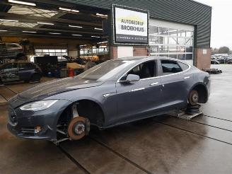 Damaged car Tesla Model S Model S, Liftback, 2012 85 2015/1