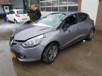 Auto incidentate Renault Clio Clio IV (5R), Hatchback 5-drs, 2012 1.5 Energy dCi 90 FAP 2015/9