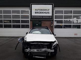 Voiture accidenté Mercedes A-klasse GLA AMG (156.9), SUV, 2014 2.0 45 AMG Turbo 16V 2015/3