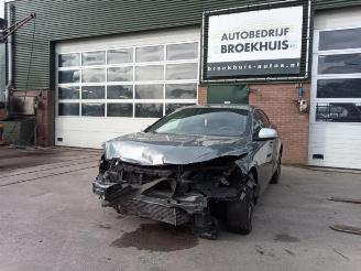 damaged passenger cars Volvo V-40 V40 (MV), Hatchback 5-drs, 2012 / 2019 2.0 D4 16V 2014/10