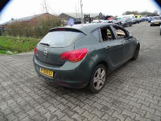Voiture accidenté Opel Astra 1.4 Turbo 2011/3
