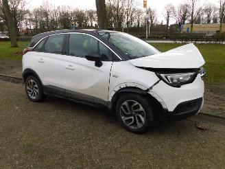 Voiture accidenté Opel Crossland X 1.2 2017/8