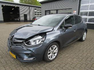 Sloopauto Renault Clio 0.9 TCE LIMITED 2018/10