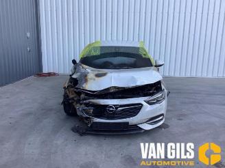 damaged passenger cars Opel Insignia  2017/9