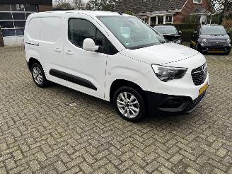 damaged commercial vehicles Opel Combo 1.5  CDTI  L1H1 EDITION AUTOMAAT 2021/6