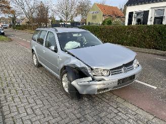 damaged passenger cars Volkswagen Golf 1.6 Variant 2003/3