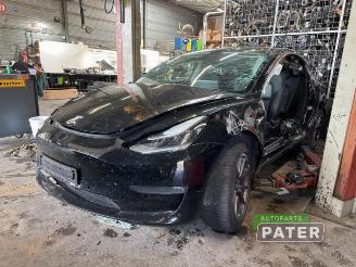 Damaged car Tesla Model 3 Model 3, Sedan, 2017 EV AWD 2019/5