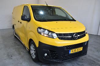 Vaurioauto  passenger cars Opel Vivaro 1.5 CDTI L2H1 Edit. 2021/1