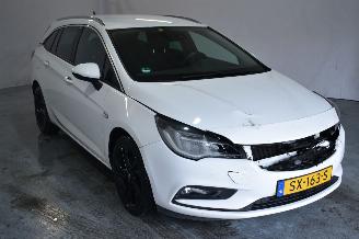krockskadad bil auto Opel Astra SPORTS TOURER+ 2018/6