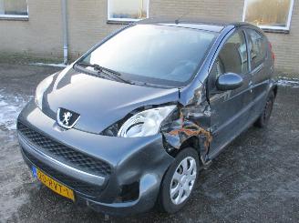 Peugeot 107 1.0-12V XS Airco picture 3