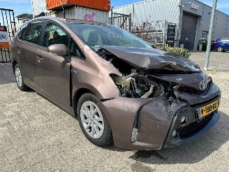 Voiture accidenté Toyota Prius Plus Wagon 1.8 Aspiration Limited 2016/3