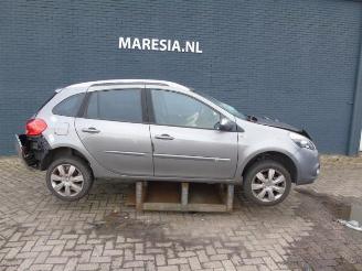 damaged commercial vehicles Renault Clio Clio III Estate/Grandtour (KR), Combi, 2007 / 2014 1.2 16V 75 2012/1