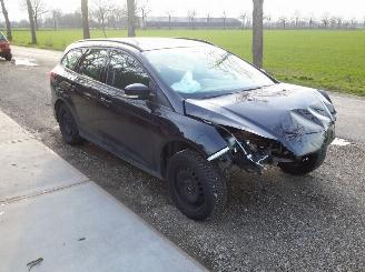 damaged passenger cars Ford Focus 1.0 ecoboost 2014/5