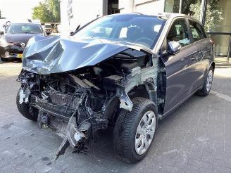 damaged passenger cars Hyundai I-20 i20 (GBB), Hatchback, 2014 1.2i 16V 2016/8