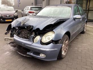 damaged passenger cars Mercedes E-klasse E (W211), Sedan, 2002 / 2008 2.6 E-240 V6 18V 2004/6