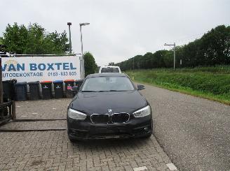 krockskadad bil auto BMW 1-serie  2016/1