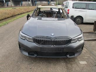 Voiture accidenté BMW 3-serie 330 E 2022/1