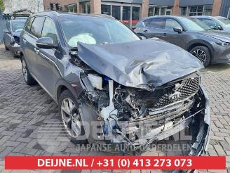 damaged passenger cars Kia Sorento Sorento III (UM), SUV, 2015 / 2020 2.2 CRDi 16V VGT 4x4 2017
