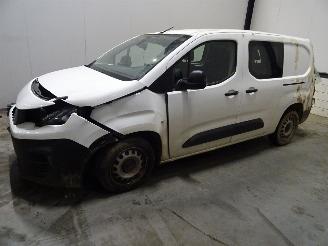 damaged passenger cars Peugeot Partner 1.5 HDI 2020/7