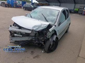 uszkodzony samochody osobowe Renault Twingo Twingo II (CN), Hatchback 3-drs, 2007 / 2014 1.5 dCi 90 FAP 2011/9