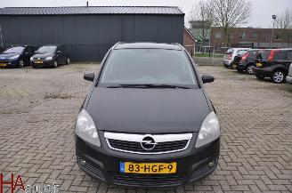 Opel Zafira 2.2 Temptation picture 2