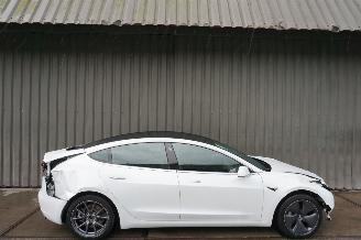 skadebil auto Tesla Model 3 60kWh 175kW Leder Standard RWD Plus 2019/12