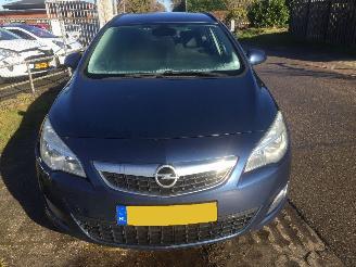 Opel Astra Sports Tourer 1.4 Edition picture 2