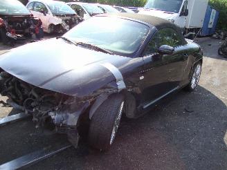 damaged passenger cars Audi TT  2004/1