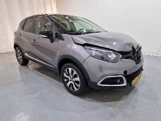 Voiture accidenté Renault Captur 0.9 TCe Limited Navi AC Two tone 2016/6