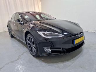 uszkodzony samochody osobowe Tesla Model S Standard range Pano 235kW Bjr.2019 2019/11
