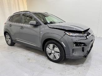 damaged passenger cars Hyundai Kona EV Electric 64kWh Aut 2020/12