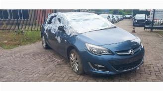 danneggiata veicoli commerciali Opel Astra Astra J (PC6/PD6/PE6/PF6), Hatchback 5-drs, 2009 / 2015 2.0 CDTI 16V 165 Ecotec 2014/9