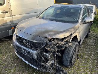 škoda osobní automobily Peugeot 3008 1.2 Puretech Blue Lease Premium  ( 37887 Km ) 2020/2