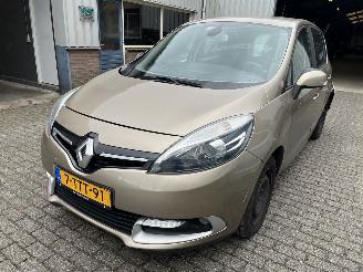 Damaged car Renault Scenic 1.2 TCe 2014/5