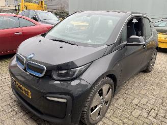 krockskadad bil auto BMW i3 125 KW / 42,2 kWh   120 Ah  Automaat 2019/12