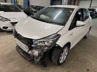 uszkodzony samochody osobowe Toyota Yaris 1.5 Hybrid Automaat Dynamic 2015/1
