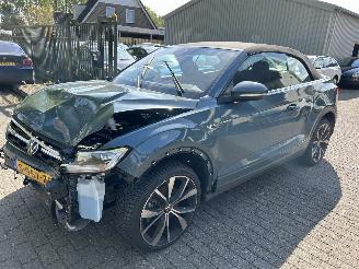 damaged passenger cars Volkswagen T-Roc Cabriolet 1.5 Automaat  R-Line  ( Nieuw Prijs 54500,00 ) 2023/5