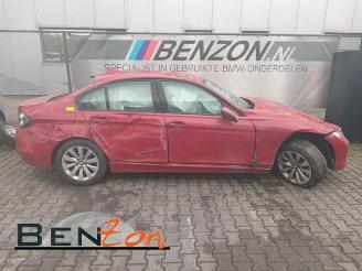 Damaged car BMW 3-serie 3 serie (F30), Sedan, 2011 / 2018 320i 2.0 16V 2015/6