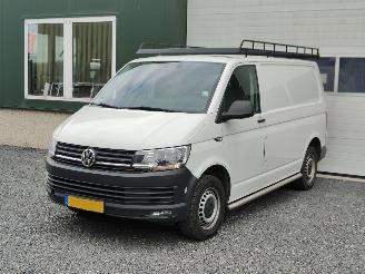 Salvage car Volkswagen Transporter 2.0TDI AUT. 3persoons Highline Navi Airco 2018/7