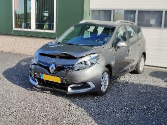 Vaurioauto  passenger cars Renault Grand-scenic 1.2 TCe 96kw  7 persoons Clima Navi Cruise 2014/3