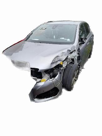 Voiture accidenté Peugeot 308 GT Line 2020/1