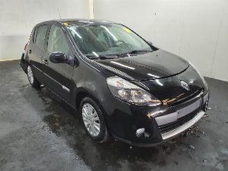 damaged motor cycles Renault Clio Clio 3 1.2 TCe Collection 2012/6
