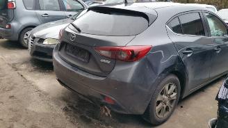 skadebil auto Mazda 3 2.0 2014/3