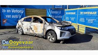 uszkodzony samochody osobowe Hyundai Ioniq Ioniq, Liftback, 2016 / 2022 1.6 GDI 16V Hybrid 2017/5