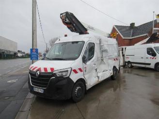 Vaurioauto  commercial vehicles Renault Master HOOGTEWERKER 2022/2