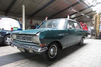 Vaurioauto  passenger cars Opel Rekord SEDAN UITVOERING, BENZINE 1966/6